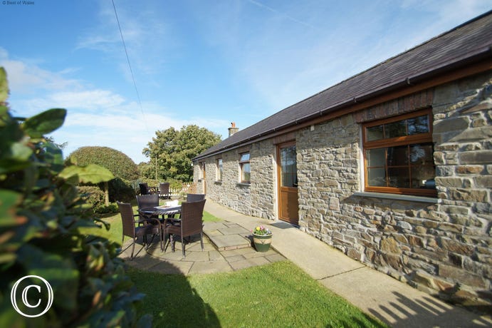 Welcoming cottage - perfect for small family holidays in West Wales